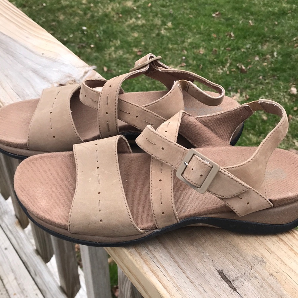 Clark’s sandals size 9.5 great for summer save